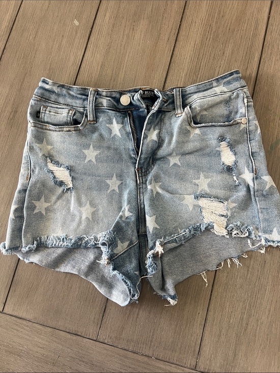 Judy Blue Pants - Judy Blue Star Blue Jean Shorts - Size Medium